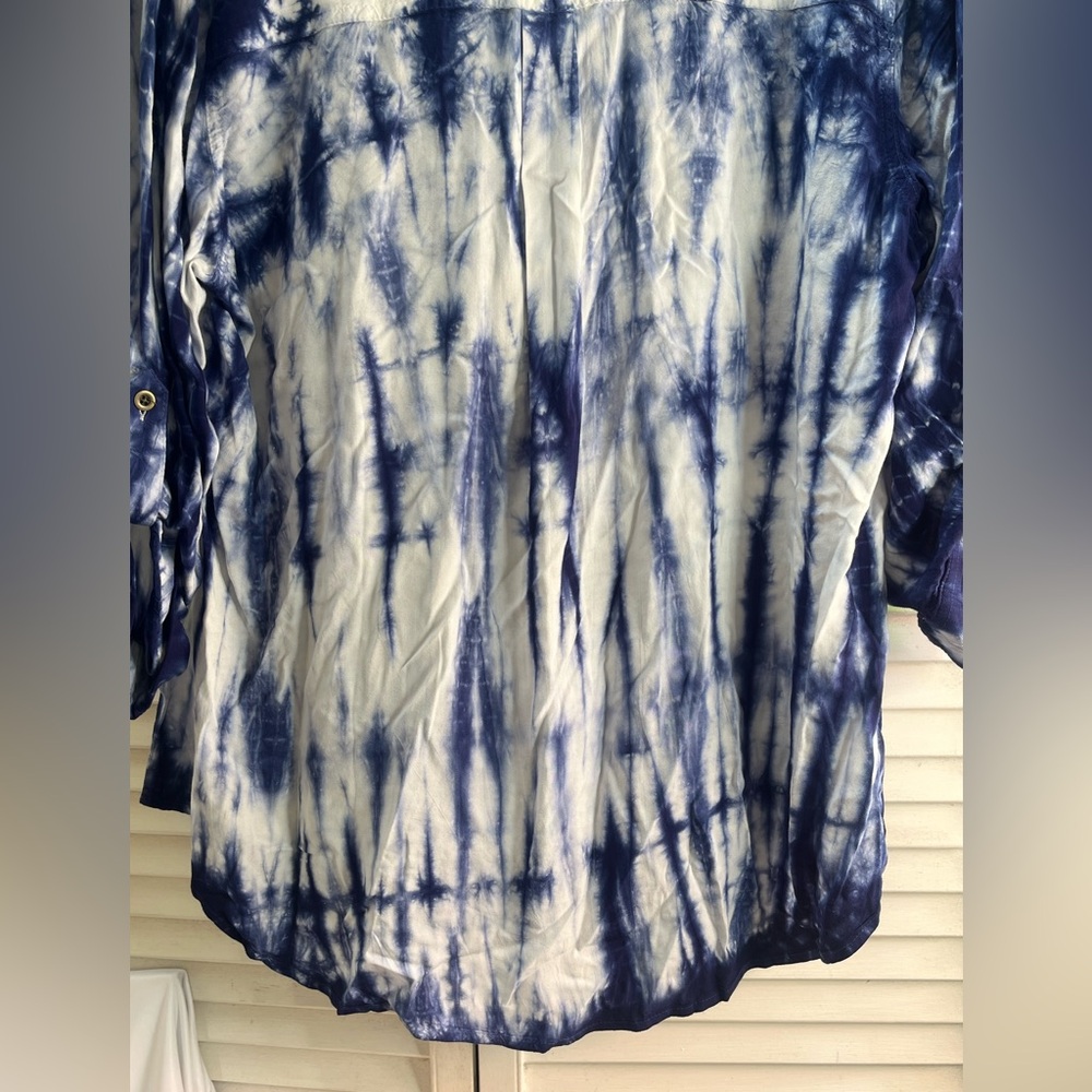 TORRID Relaxed Blue Tie Dye blouse - Picture 15 of 16